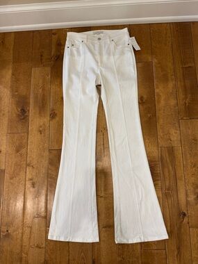 Etcetera Cream High-Rise Jeans with Front Seam and Silver Button